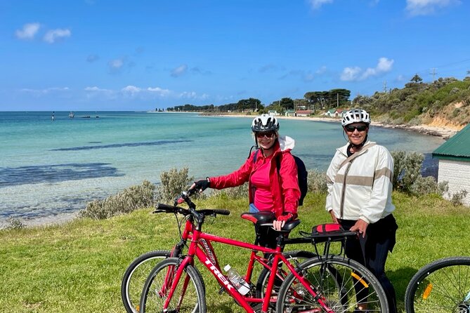 Mornington Peninsula Wine Day Tour - Guides and group size shape the day
