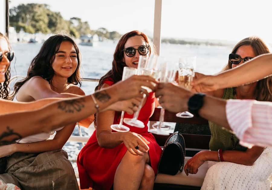 Noosa: River and Canals - Day Cruise - Who will enjoy the two-hour route