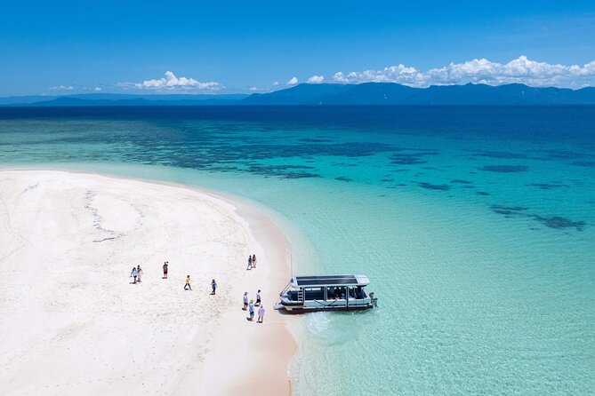 Outer Reef Mackay Cay Sail & Snorkel Adventure from Port Douglas - Food, equipment, and the rhythm of the day