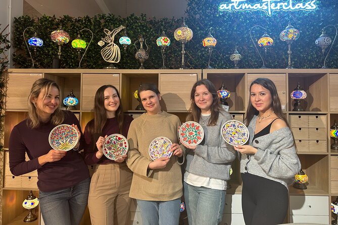 Paint and Sip Classes Brisbane: Ceramic Plates & Bowls - Group Size, Transport, and Practical Fit