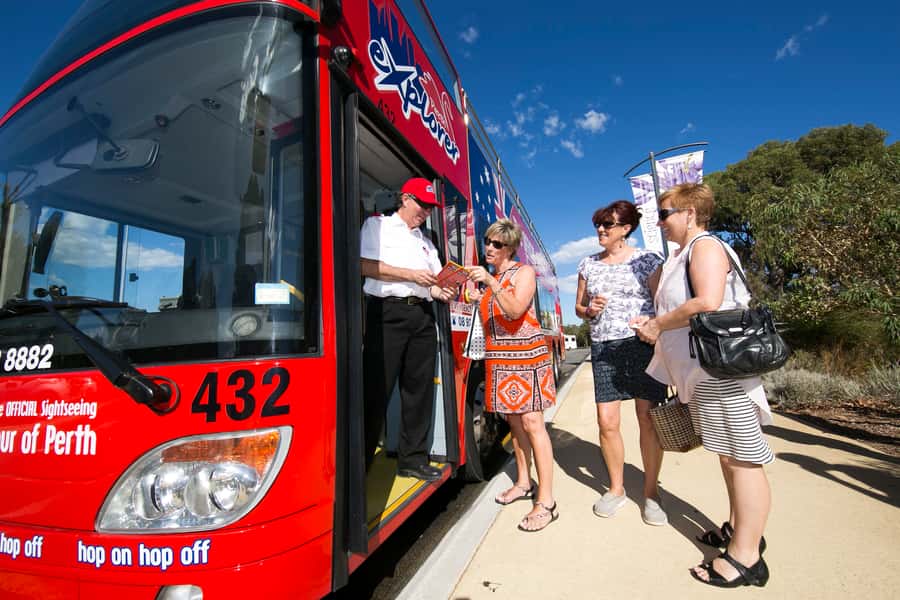 Perth: Hop-on Hop-off Sightseeing Bus Ticket - Elizabeth Quay and the Swan River