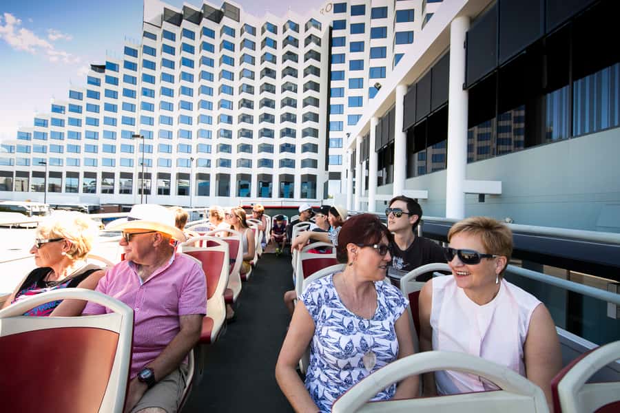 Perth: Hop-on Hop-off Sightseeing Bus Ticket - Recorded commentary and the practical audio setup