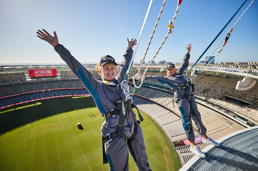 Perth: Optus Stadium Rooftop Vertigo Experience - The 10-metre walk without handrails