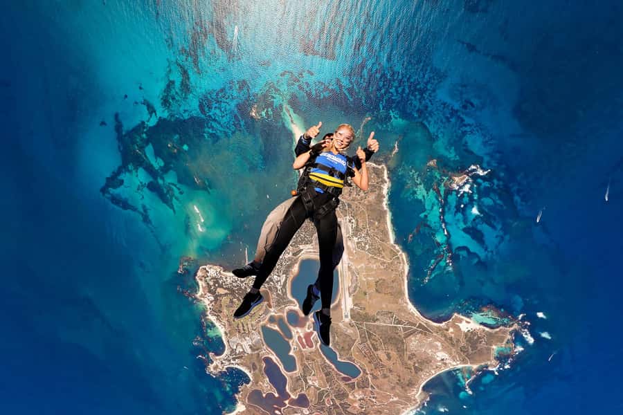 Perth: Rottnest Island Skydive and Ferry Package - The 15-minute walk to the airfield
