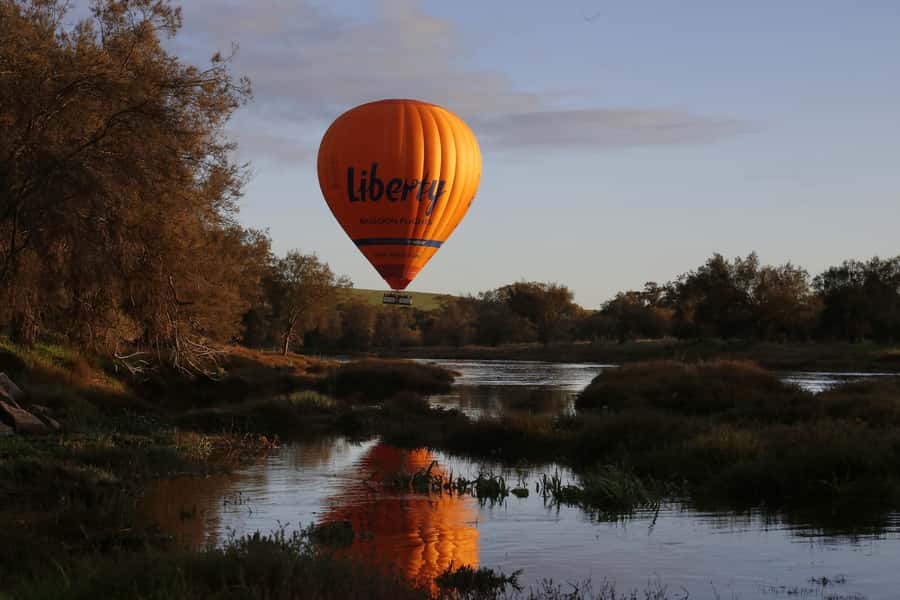 Perth to Northam: Balloon flight including shuttle bus - Leaving Burswood long before sunrise