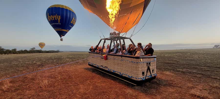 Perth to Northam: Balloon flight including shuttle bus - Weather, cancellations, and timing