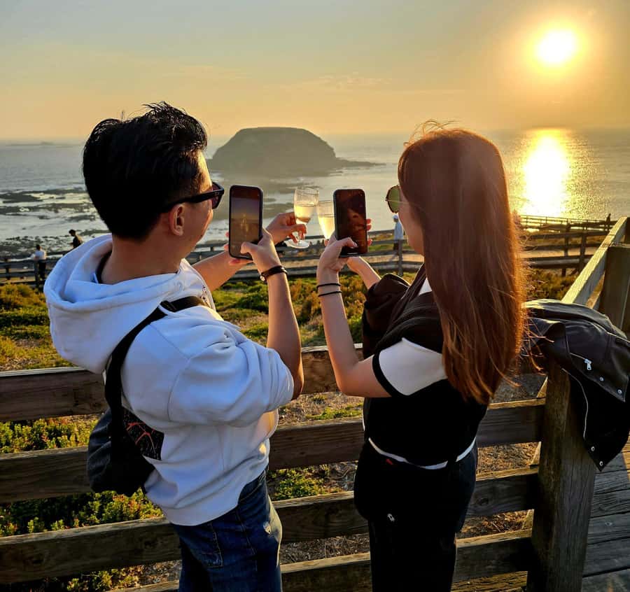 Phillip Island: Golden Hour Penguin Express Tour - Why the penguin parade works best at sunset