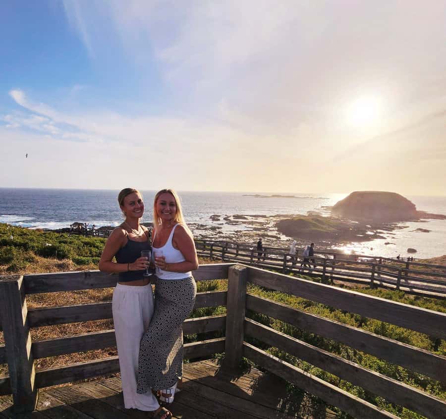 Phillip Island: Golden Hour Penguin Express Tour - What happens at the Penguin Parade