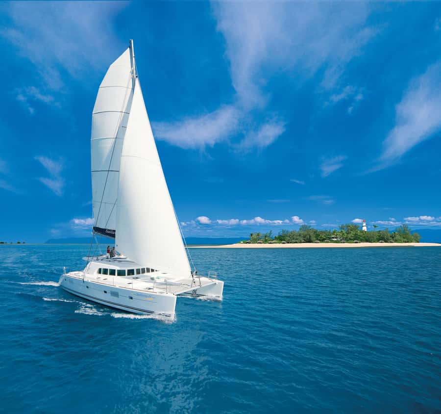 Port Douglas: Reef & Low Isles Cruise on Luxury Catamaran - Arriving at Low Isles before the crowds