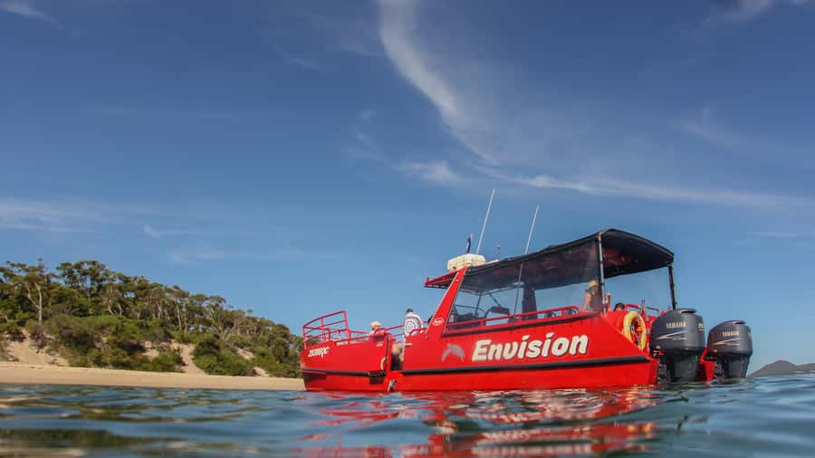 Port Stephens: 1hr Dolphin Watch Express - Cruising past Shoal Bay and the headlands