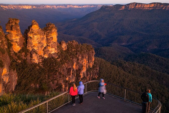 PRIVATE Blue Mountains Scenic World Wentworth Falls & Cruise Tour - Echo Point and the Three Sisters