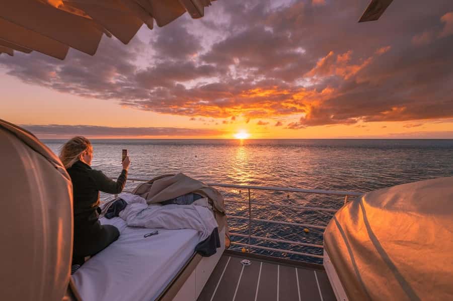 Reef Sleep: 2-Day Great Barrier Reef Pontoon & Gourmet Meals - Who should book this overnight reef stay