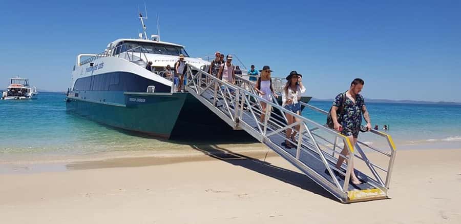 Rosslyn: Great Keppel Island Glass Bottom Boat Tour - Quick reasons to book