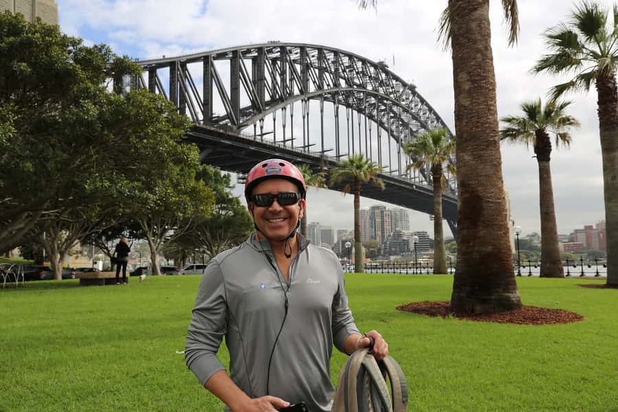 Scenic Sydney Harbour Bridge Bicycle Ride - Kirribilli and Governor’s House