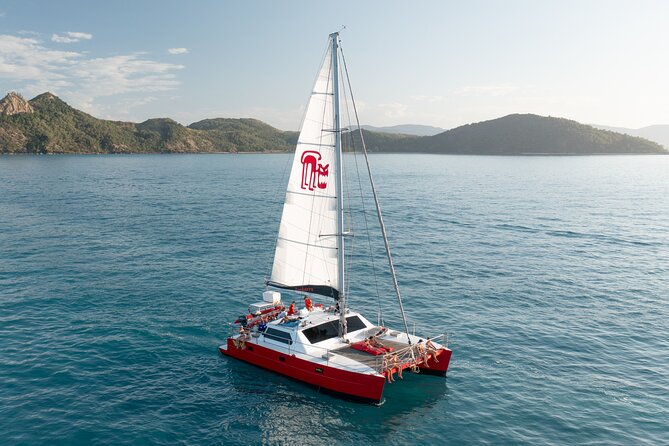 Siska - 2 day 1 Night - Maxi Sailing Tour of the Whitsundays - Morning Snorkeling Over Fringing Coral Reefs
