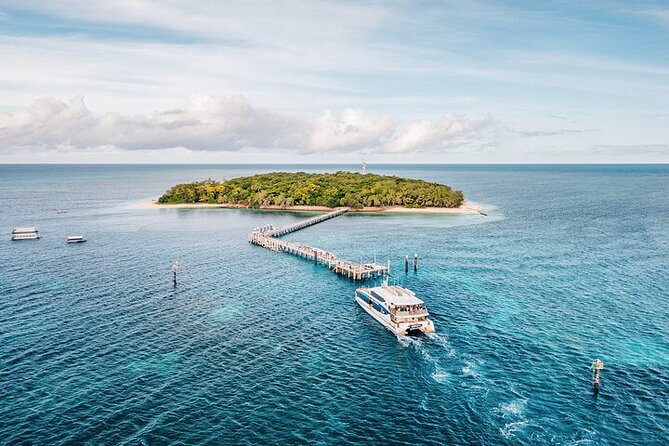 Snorkelling and Glass Bottom Boat at Green Island from Cairns - The 45-minute catamaran ride from Cairns