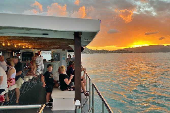 Sundowner Sunset Cruise Airlie Beach - Pioneer Bay, Mandalay Point, and the changing light