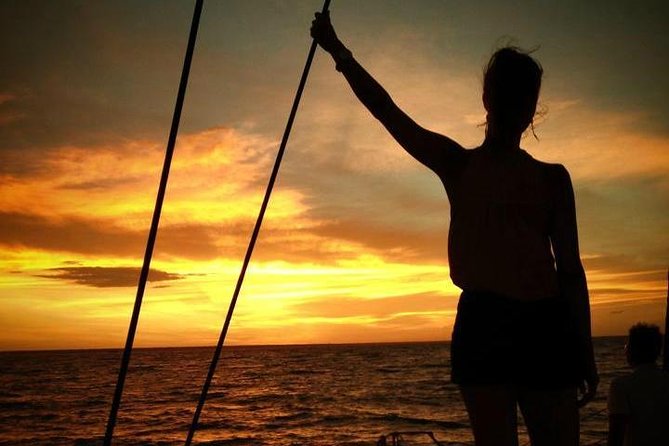 Sunset 3-Hour Cruise from Darwin with Dinner and Sparkling Wine - The first glass of sparkling wine sets the tone