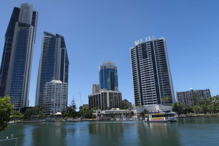 Surfers Paradise: Sightseeing Midday River and Canal Cruise - Commentary, humour, and the crew