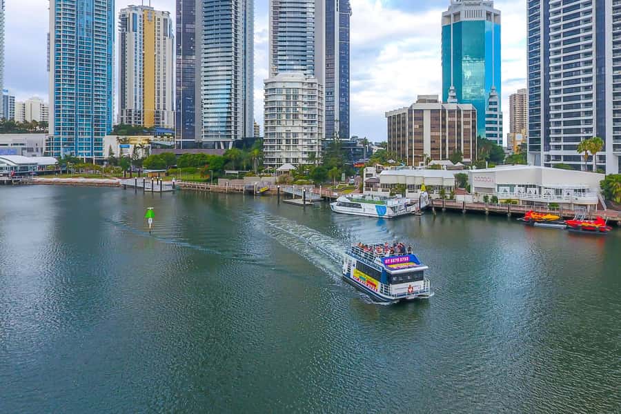 Surfers Paradise: Sightseeing Morning River and Canal Cruise - Starting at Cavill Avenue and reaching the river