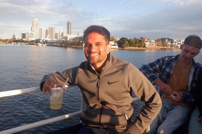 Surfers Paradise: Sightseeing Sunset River Cruise - Snacks and the licensed bar