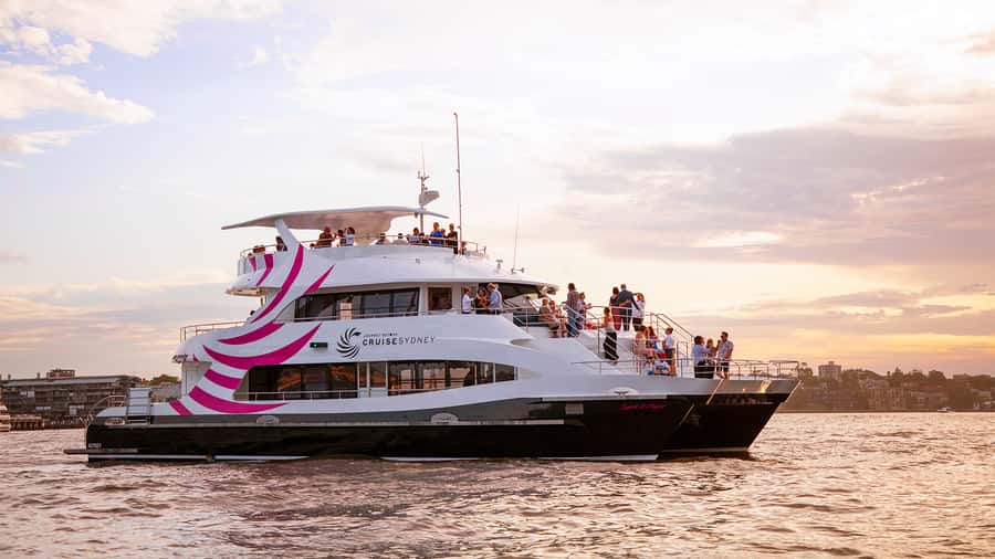 Sydney: 3-Course All Inclusive Dinner Harbour Cruise - Leaving Darling Harbour as the sky changes