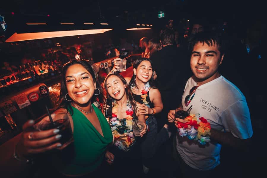 Sydney: Big Night Out Pub Crawl with Local Party Hosts - Key points at a glance
