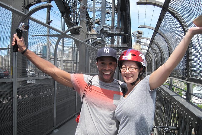 Sydney Bike Tours - Bikes, helmets and group safety