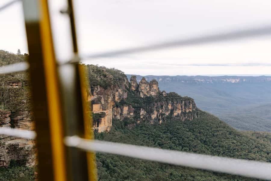 Sydney: Blue Mountains Scenic World, Wildlife Park and Lunch - Lincoln’s Rock and the first mountain views