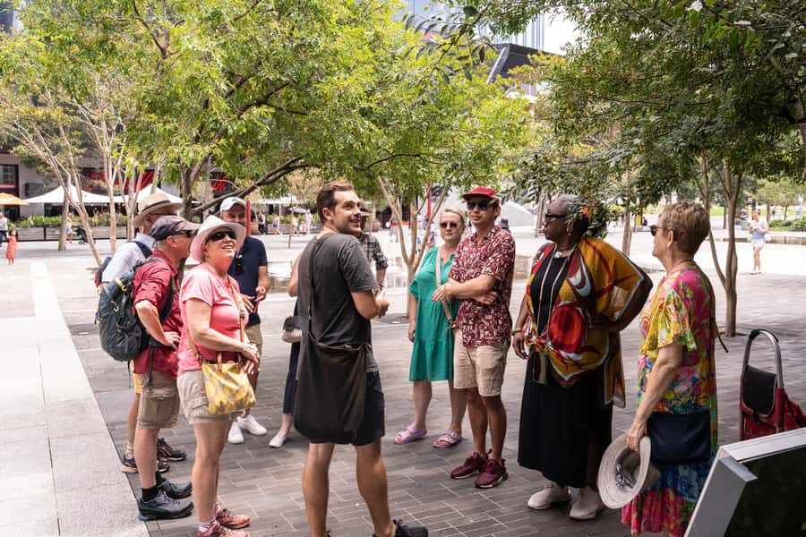 Sydney: Chinatown Street Food & Culture Guided Walking Tour - Guide style and group experience