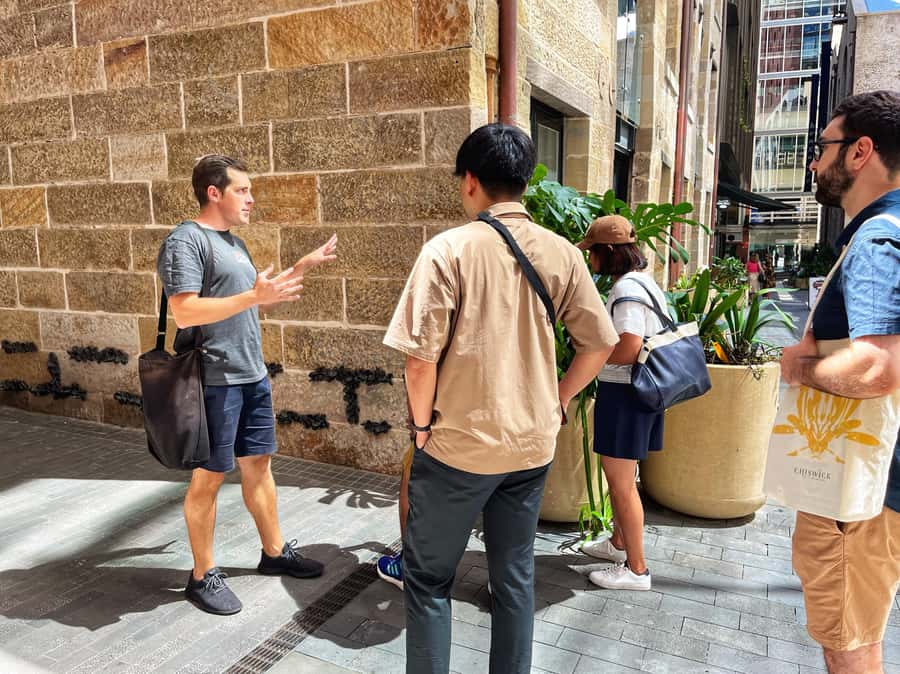 Sydney: City & The Rocks 3.5-Hour Walking Tour with a Drink - The beer, snack, and recommendation map