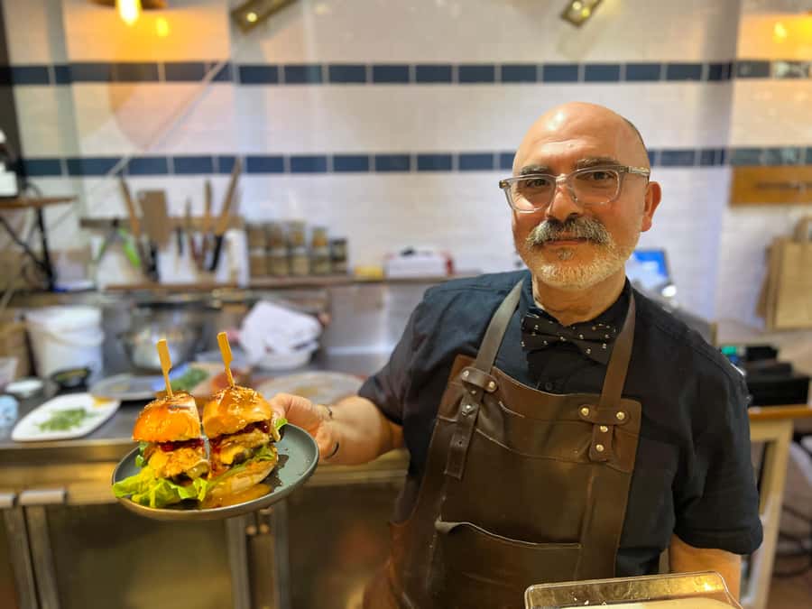 Sydney: Food Tour in Trendy Surry Hills with 8 Tastings - Ending at an Australian pub