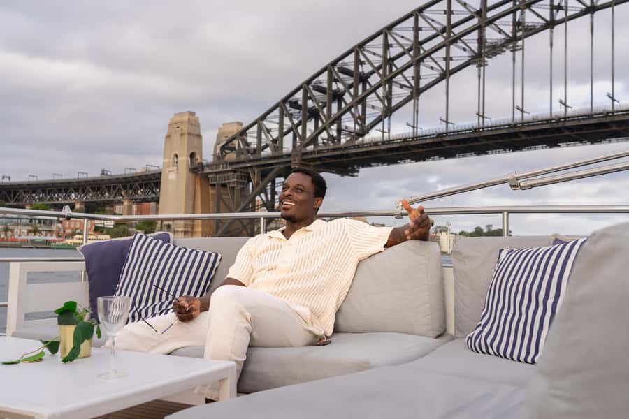 Sydney: Golden Glow Sunset Harbour Cruise with 1 Drink - A Friendly Crew, Without a Formal Guide