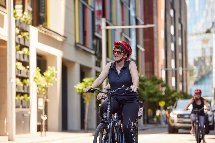 Sydney: Guided Harbour E-Bike Tour - The Opera House, Walsh Bay, and Lavender Bay
