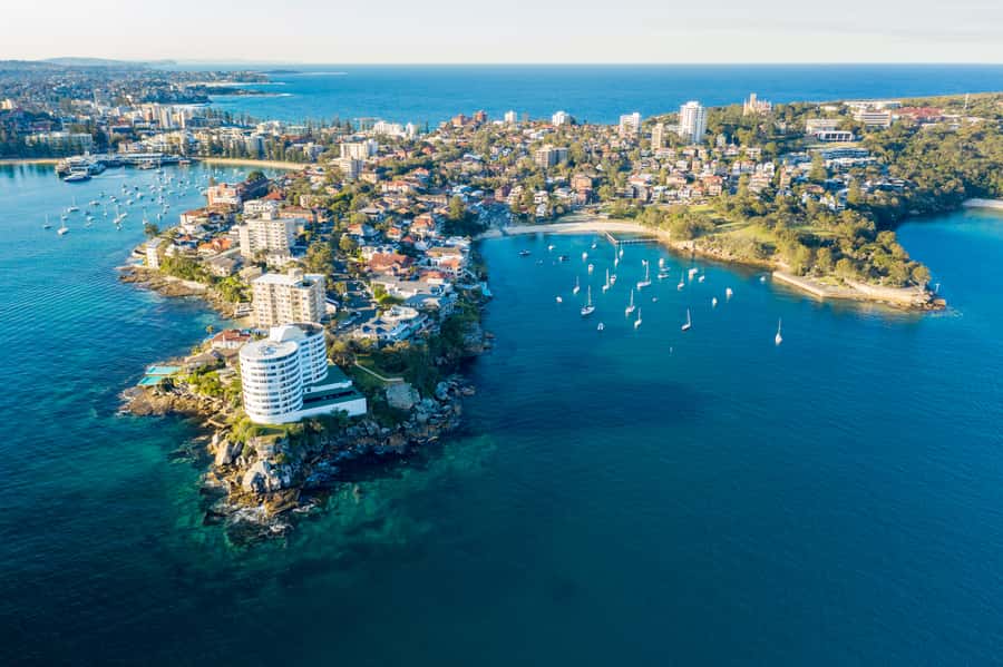 Sydney: Guided Kayak Tour of Manly Cove Beaches - Caves, rock formations, and mini-waterfalls