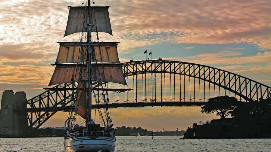 Sydney: Harbor Sunset Cruise with Dinner - Meeting at Campbell’s Cove near The Rocks