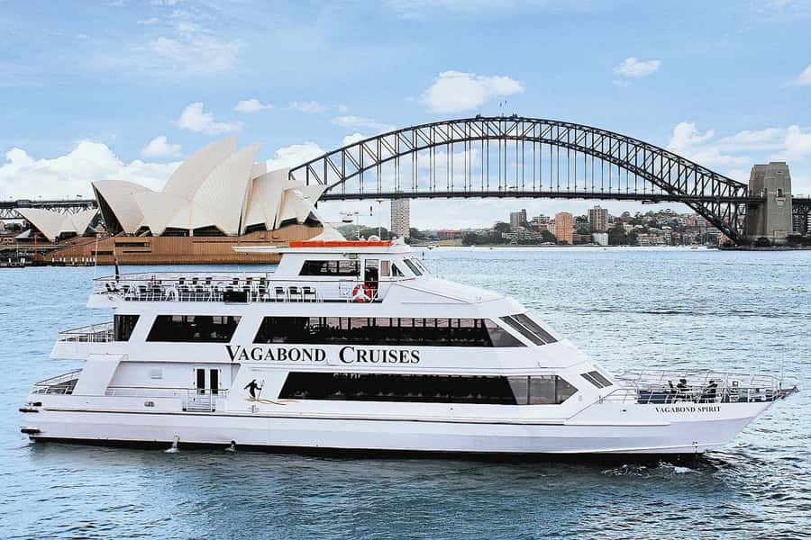 Sydney Harbour: 3-Hour Lunch Cruise with Live Music - Starting at King Street Wharf in Darling Harbour