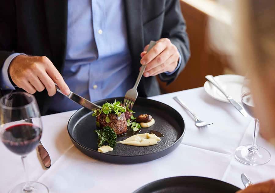 Sydney: Harbour Dinner Cruise with 3, 4 or 6-Course Menu - Live music and the evening mood