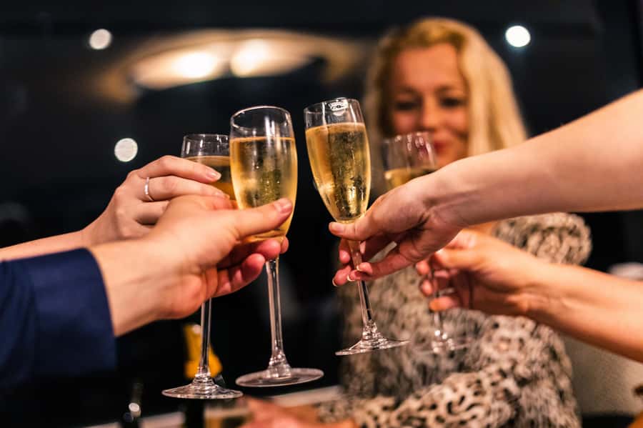 Sydney: Harbour Dinner Cruise with 3, 4 or 6-Course Menu - Smart casual dress and practical planning