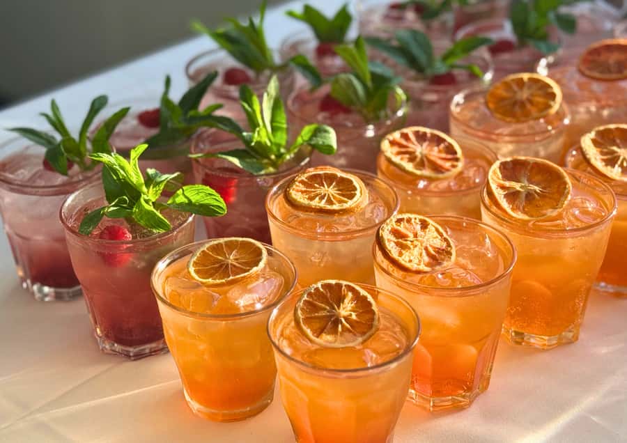 Sydney: Harbour Dinner Cruise with Buffet - The two-hour route, from sunset to harbour lights