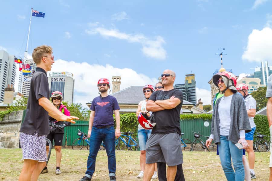 Sydney: Iconic Sights 4-Hour Bike Tour - Darling Harbour, Chinatown, and the central city
