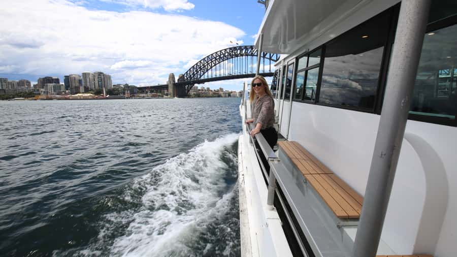 Sydney: Morning or Afternoon Harbour Sightseeing Cruise - What the 90-minute itinerary feels like