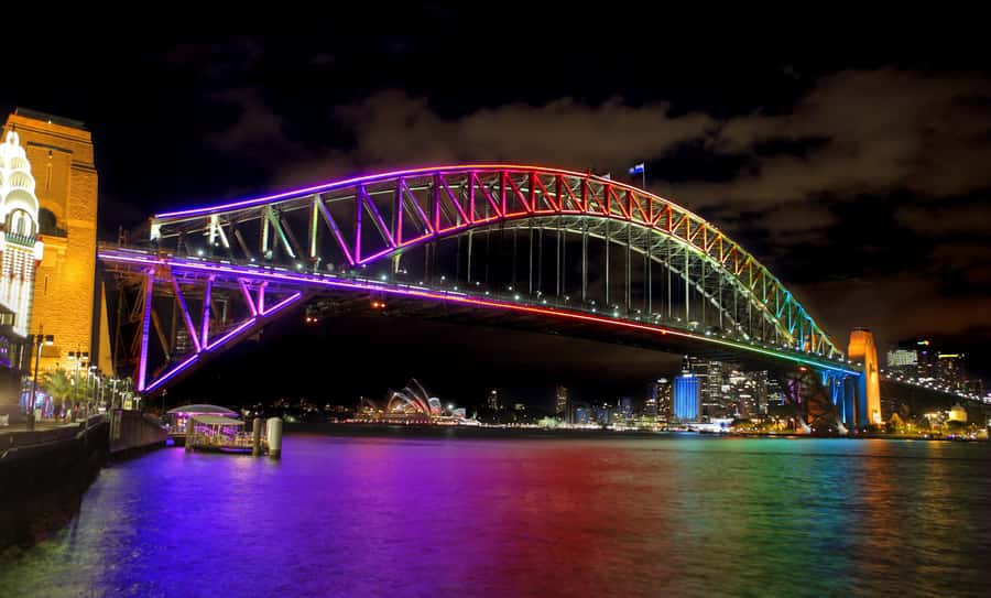 Sydney: Premium Catamaran Vivid Cruise with Welcome Drink - Why a catamaran works so well for Vivid Sydney