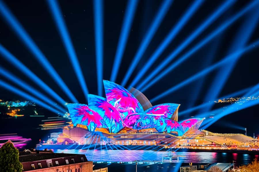 Sydney: Premium Catamaran Vivid Cruise with Welcome Drink - The 90-minute harbour route