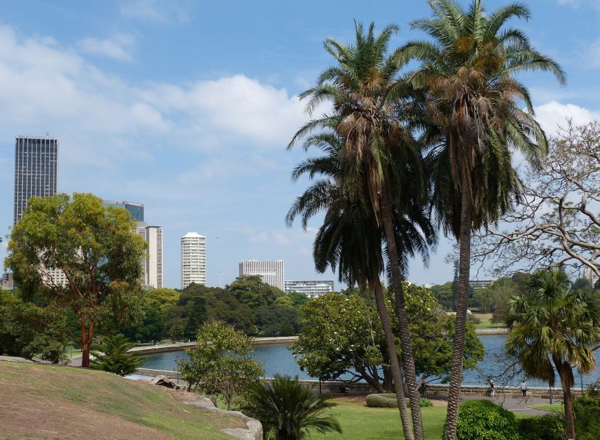 Sydney Private & Custom Walking Experience with a Local - What the guides bring to the experience