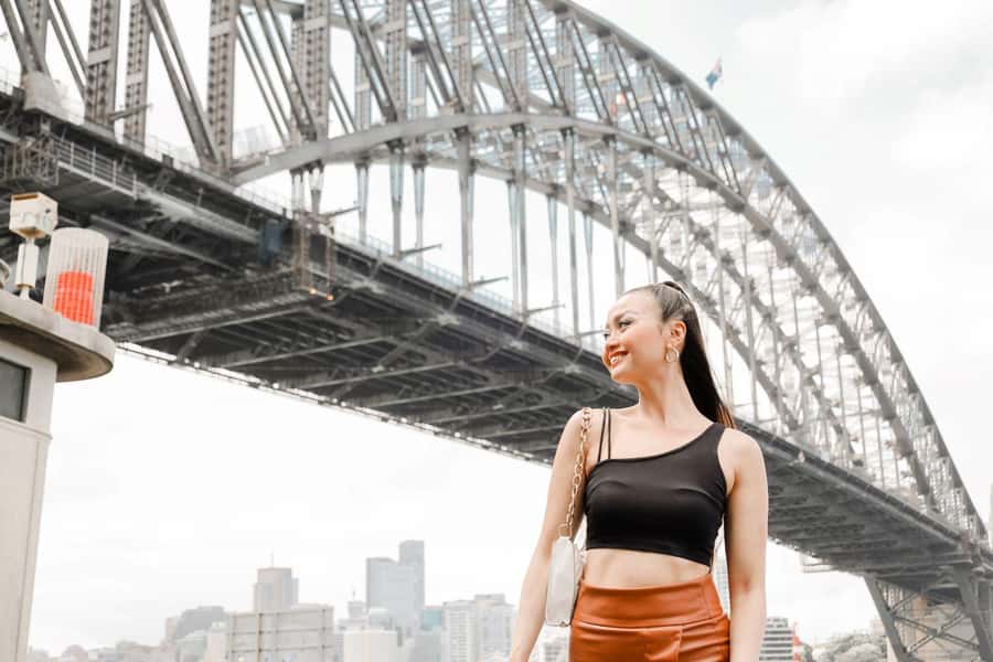 Sydney: Private Photoshoot outside the Opera House - Your photos arrive within 48 hours