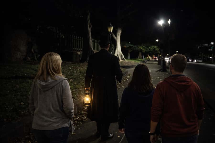 Sydney: Spirits of the Rock and Dark Past Walking Tour - Slums, burial pits, and Sydney’s early hardship