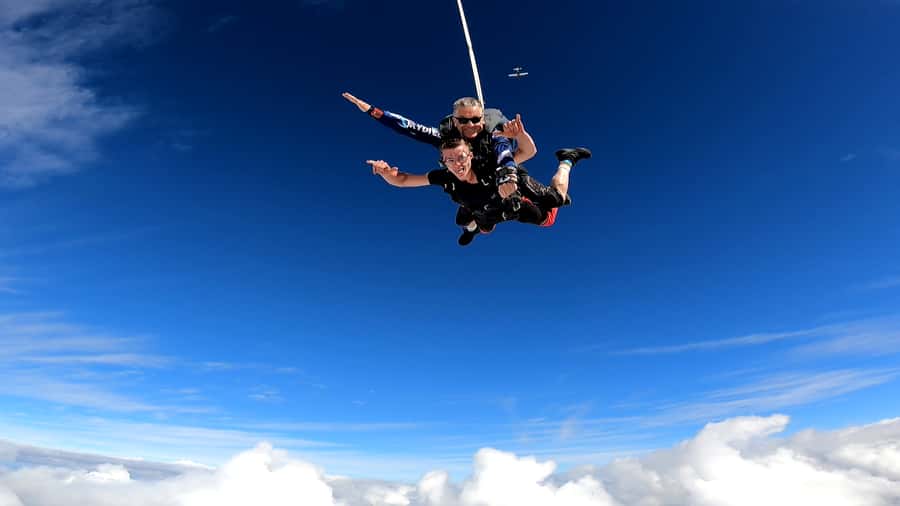 Torquay: Skydive over The Great Ocean Road - opt Melb pickup - The freefall over Bells Beach