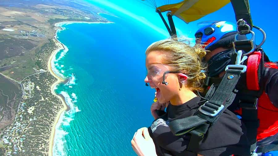 Torquay: Skydive over The Great Ocean Road - opt Melb pickup - The strongest part of the experience
