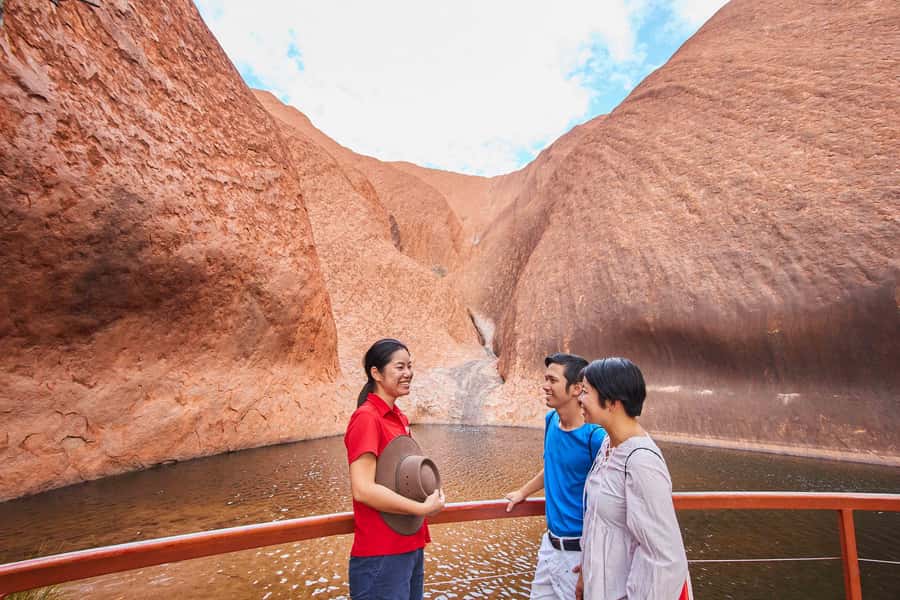 Uluru: Sacred Sites & Sunset Tour with Wine & Cheeseboard - Why this Uluru afternoon works so well